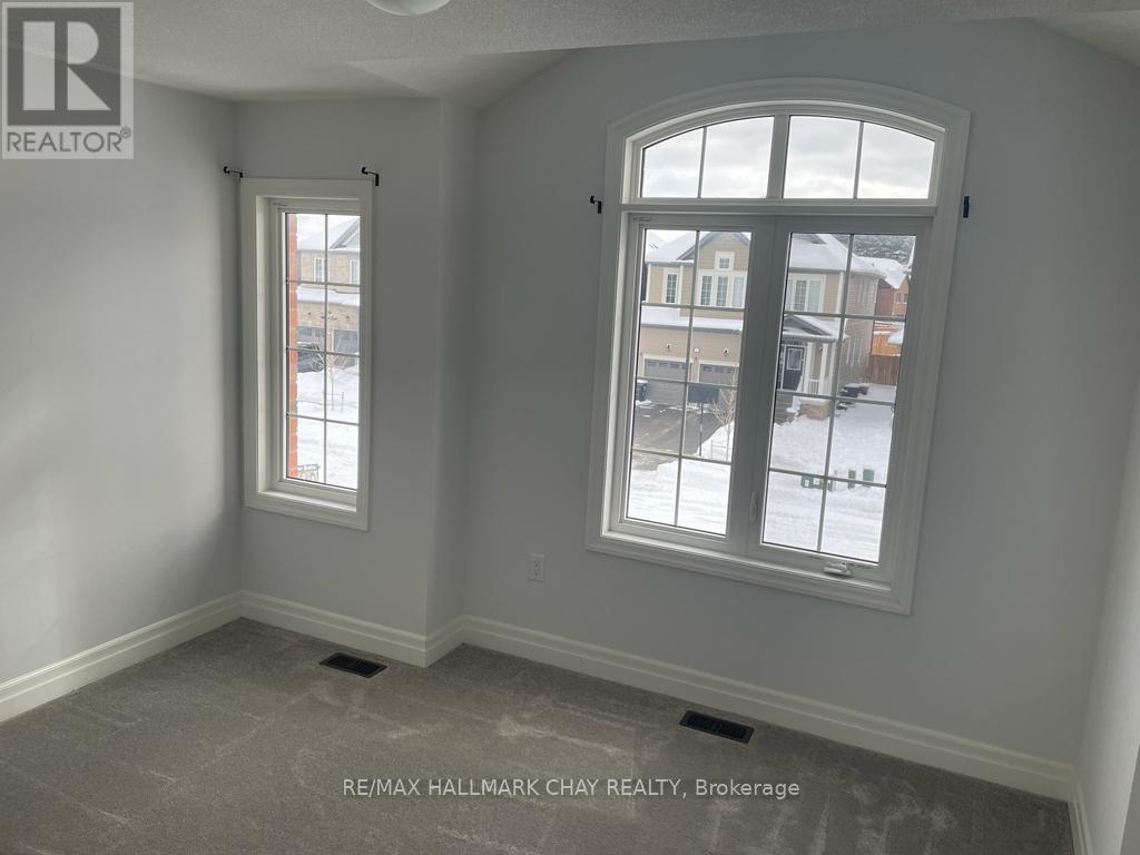 32 Wood Crescent, Essa (Angus), Ontario  L0M 1B5 - Photo 7 - N12862404