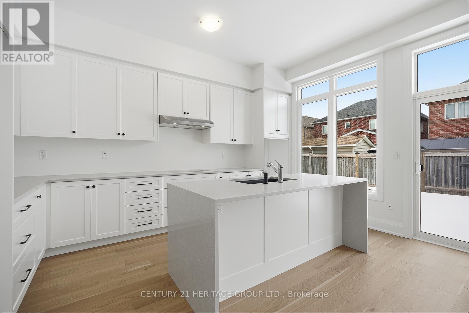 20 Vasey Road, Bradford West Gwillimbury (Bradford), Ontario  L3Z 4P6 - Photo 16 - N12862414