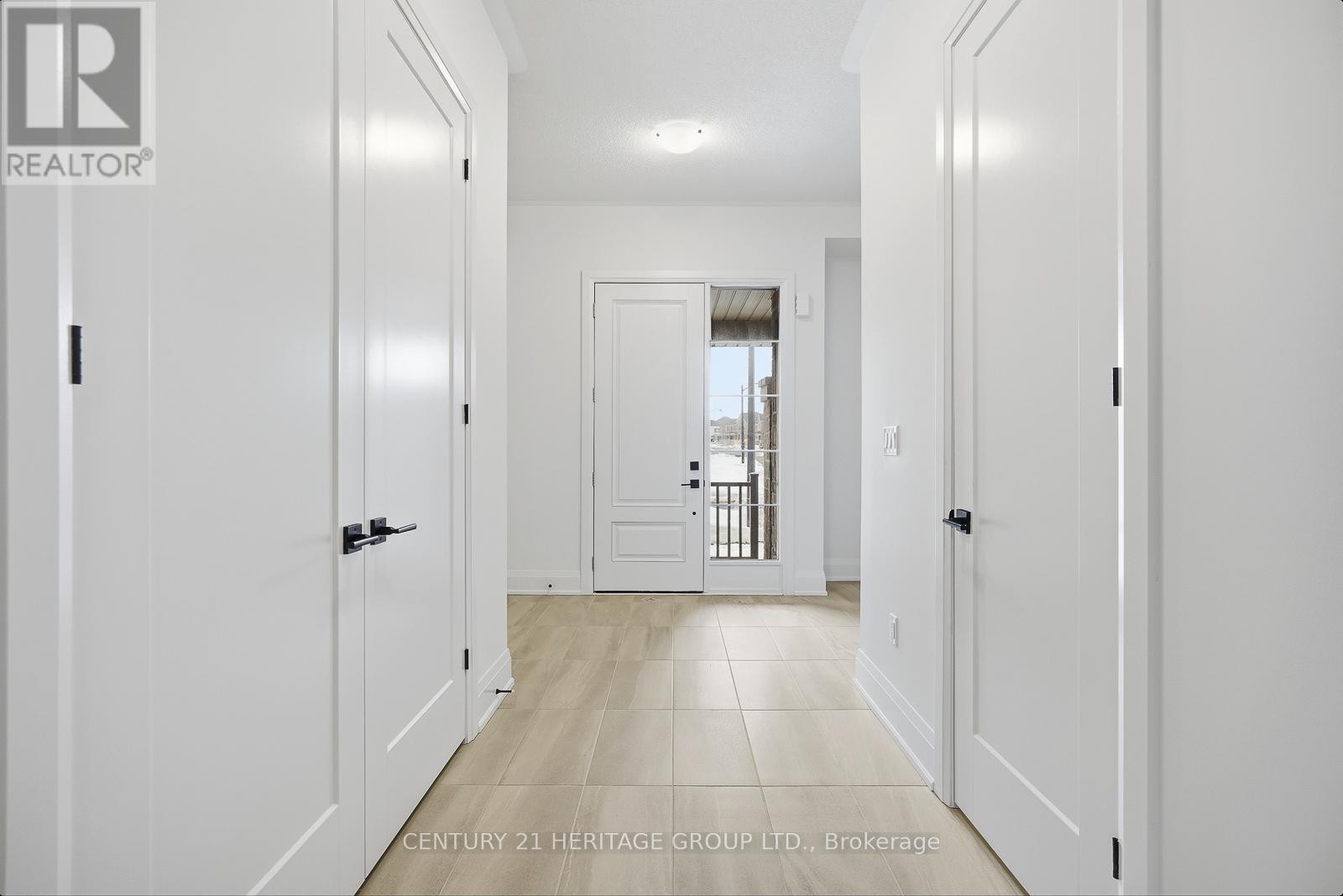 20 Vasey Road, Bradford West Gwillimbury (Bradford), Ontario  L3Z 4P6 - Photo 2 - N12862414