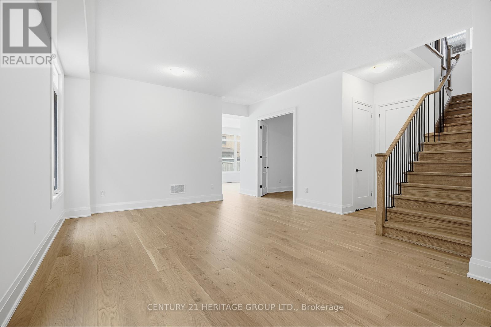 20 Vasey Road, Bradford West Gwillimbury (Bradford), Ontario  L3Z 4P6 - Photo 3 - N12862414