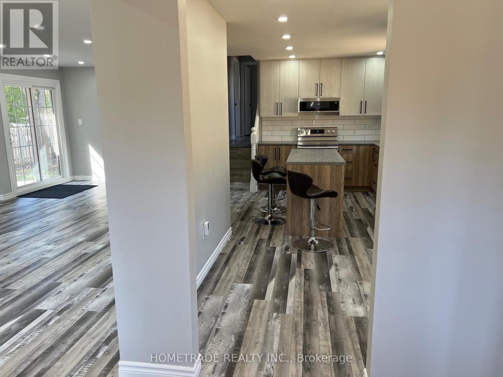 206 Little Avenue, Barrie (Allandale Heights), Ontario  L4N 6L1 - Photo 3 - S12862444