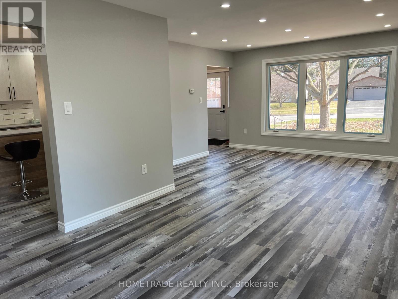 206 Little Avenue, Barrie (Allandale Heights), Ontario  L4N 6L1 - Photo 6 - S12862444