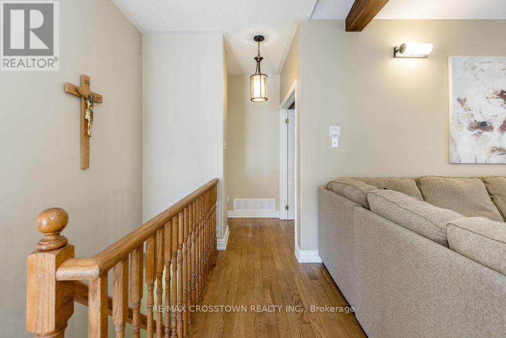 1 Bloxham Place, Barrie (Innis-Shore), Ontario  L4N 9K3 - Photo 20 - S12862596