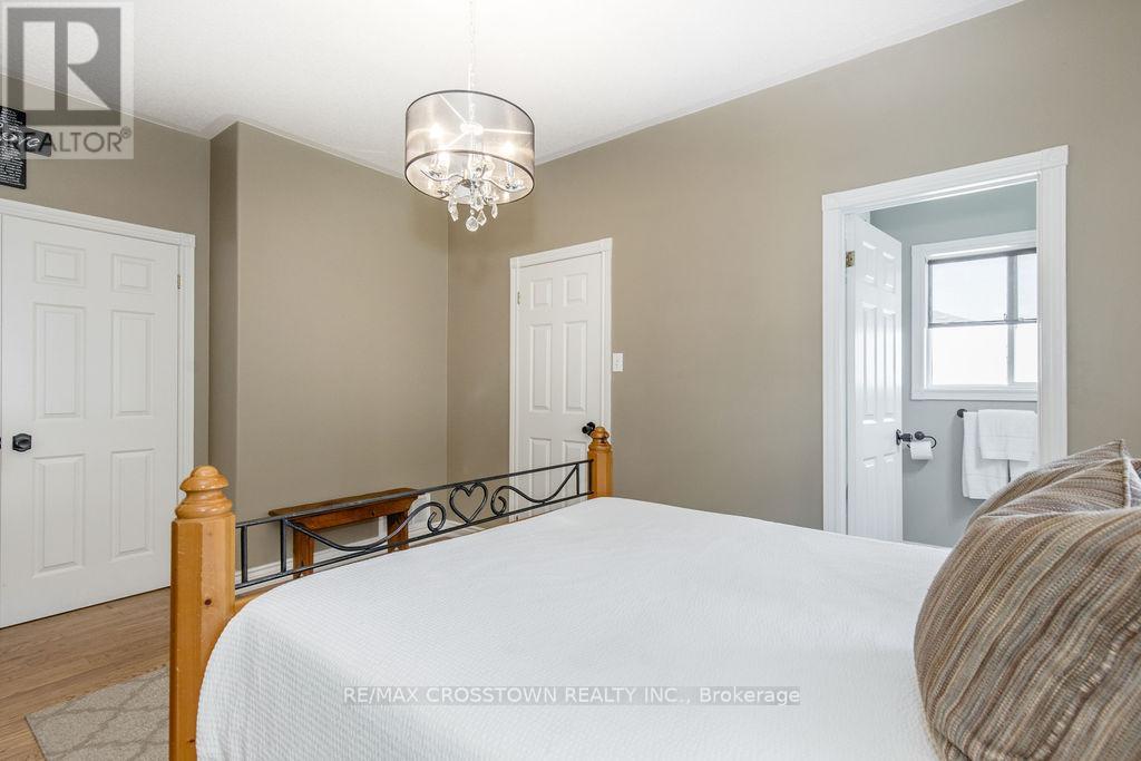 1 Bloxham Place, Barrie (Innis-Shore), Ontario  L4N 9K3 - Photo 22 - S12862596