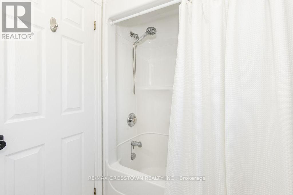 1 Bloxham Place, Barrie (Innis-Shore), Ontario  L4N 9K3 - Photo 24 - S12862596