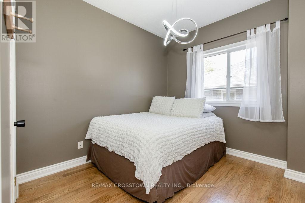 1 Bloxham Place, Barrie (Innis-Shore), Ontario  L4N 9K3 - Photo 26 - S12862596