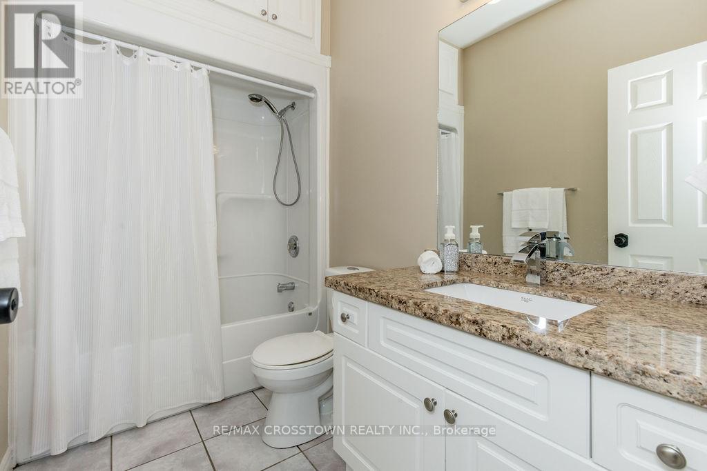 1 Bloxham Place, Barrie (Innis-Shore), Ontario  L4N 9K3 - Photo 28 - S12862596