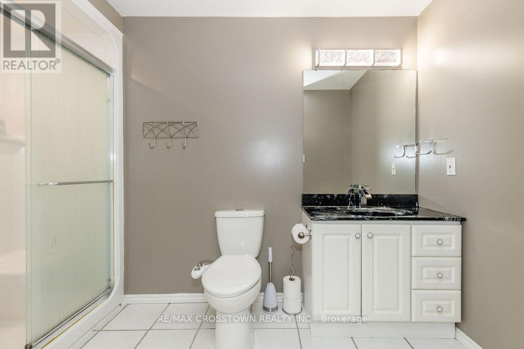 1 Bloxham Place, Barrie (Innis-Shore), Ontario  L4N 9K3 - Photo 35 - S12862596