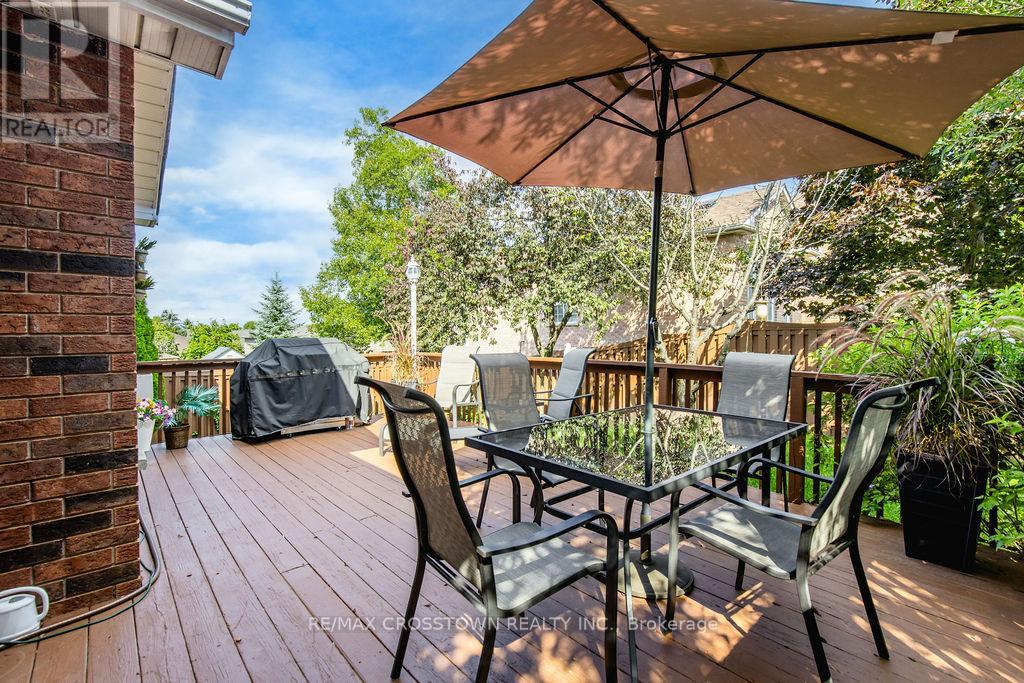 1 Bloxham Place, Barrie (Innis-Shore), Ontario  L4N 9K3 - Photo 39 - S12862596