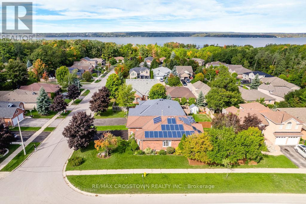 1 Bloxham Place, Barrie (Innis-Shore), Ontario  L4N 9K3 - Photo 45 - S12862596