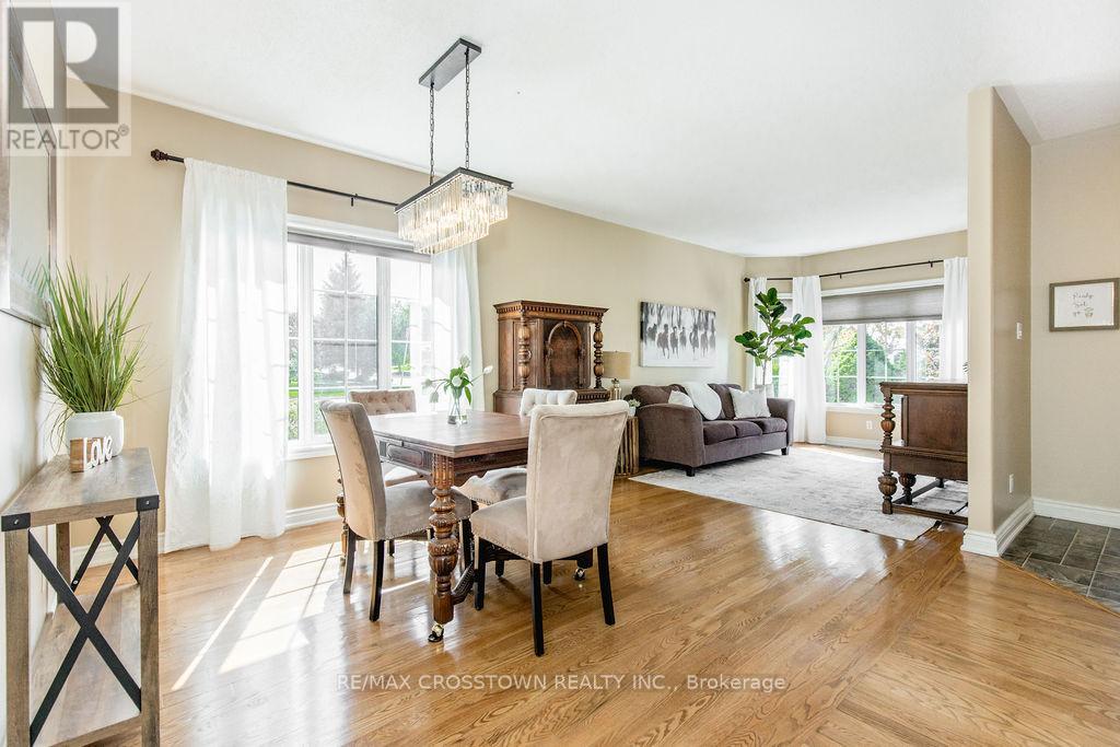 1 Bloxham Place, Barrie (Innis-Shore), Ontario  L4N 9K3 - Photo 8 - S12862596