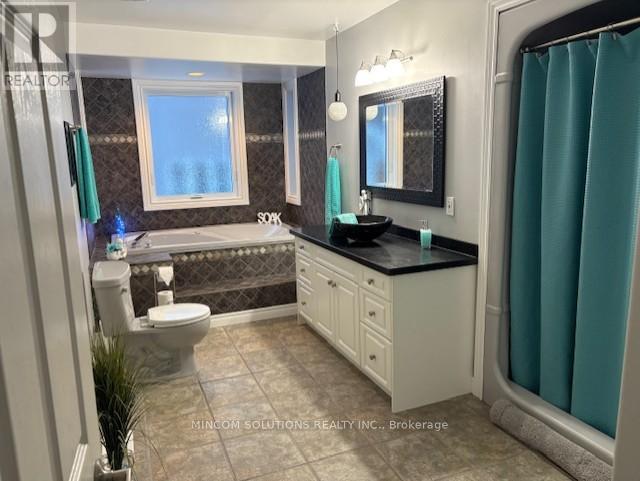 4 Downer Crescent, Wasaga Beach, Ontario  L9Z 1B9 - Photo 27 - S12860856