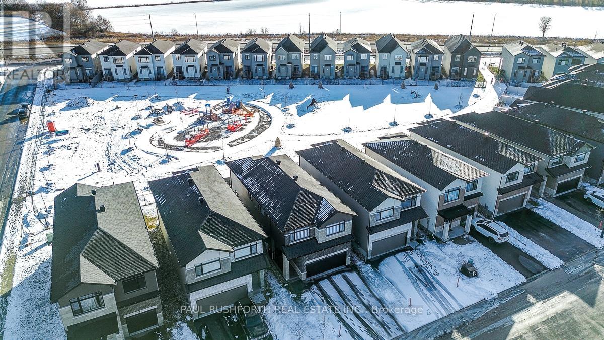 28 Mendoza Way, Ottawa, Ontario  K2S 2S6 - Photo 2 - X12574712