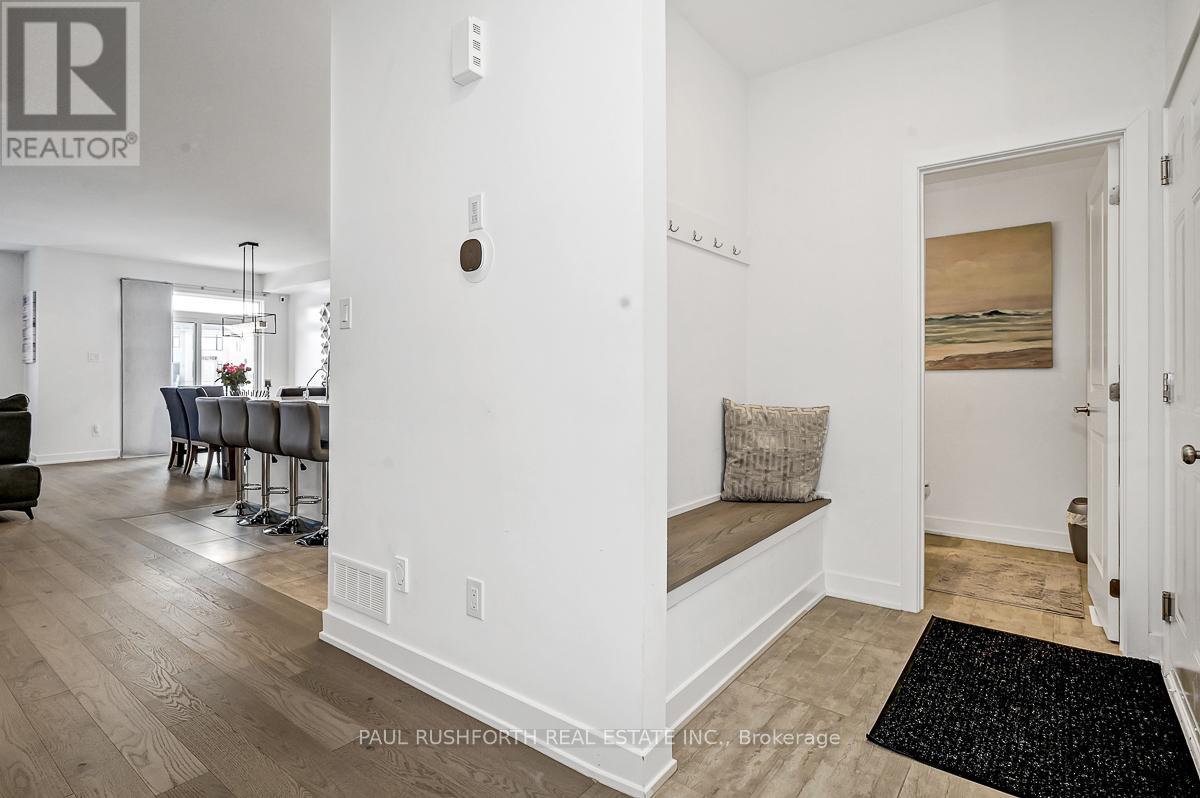 28 Mendoza Way, Ottawa, Ontario  K2S 2S6 - Photo 6 - X12574712