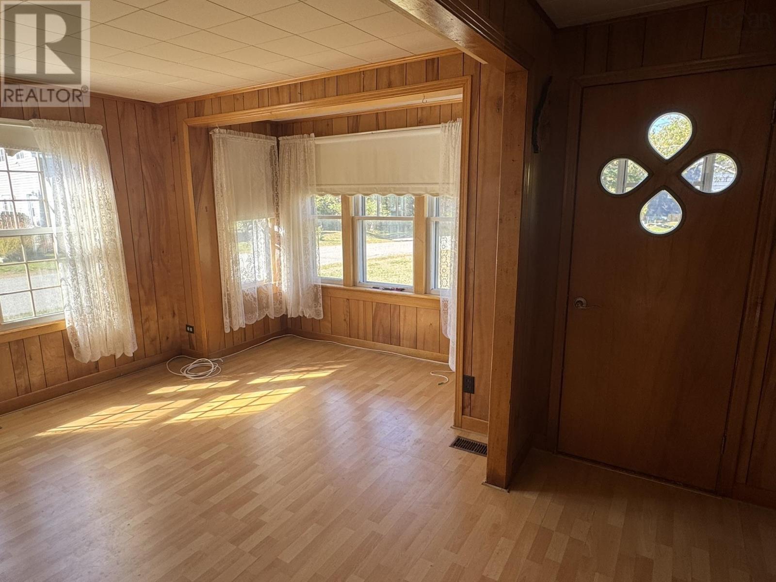 59 Transvaal Street, Shelburne, Nova Scotia  B0T 1W0 - Photo 12 - 202525320