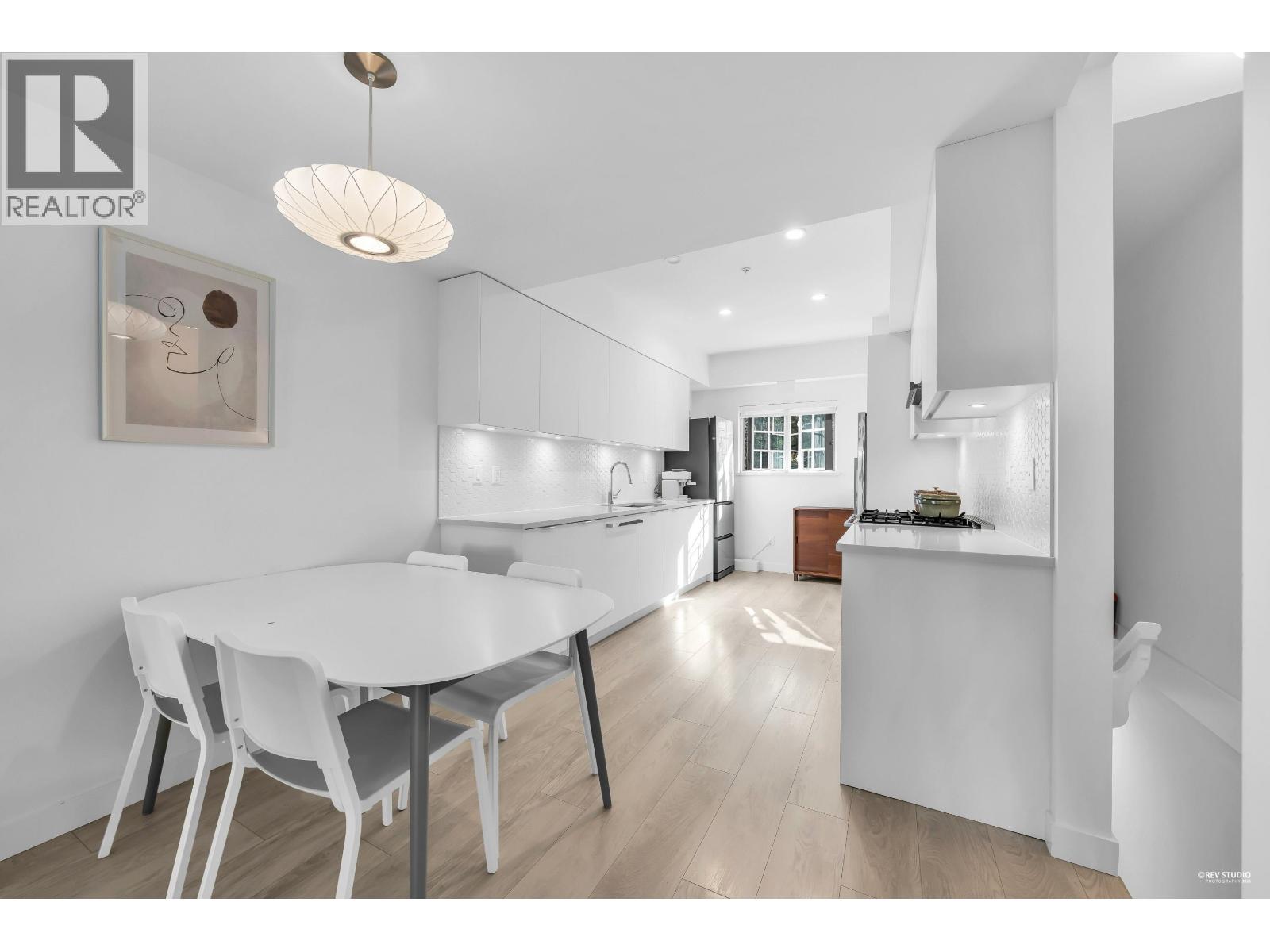 204 678 Fairview Street, Coquitlam, British Columbia  V3J 0N1 - Photo 1 - R3085947