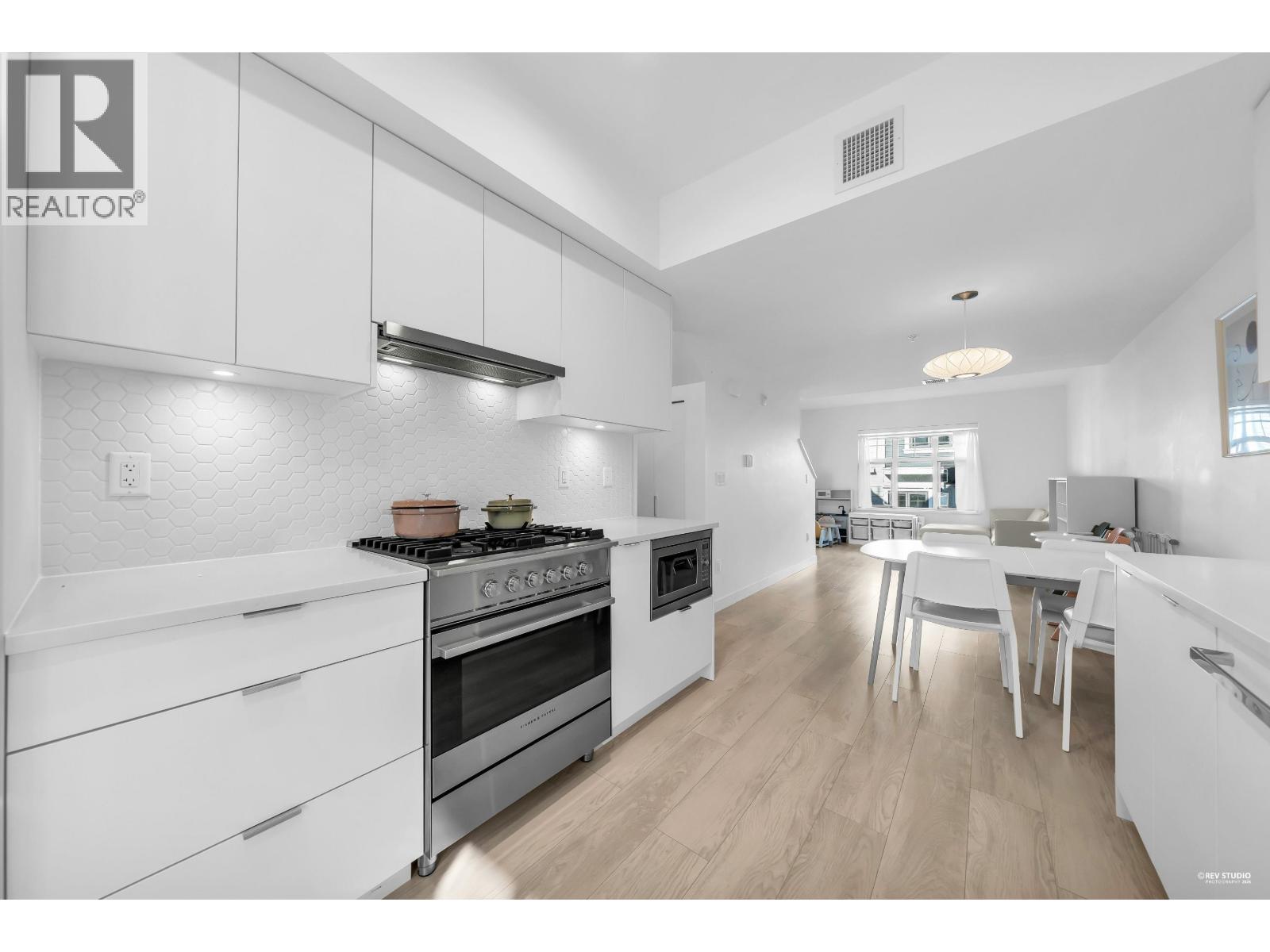 204 678 Fairview Street, Coquitlam, British Columbia  V3J 0N1 - Photo 5 - R3085947