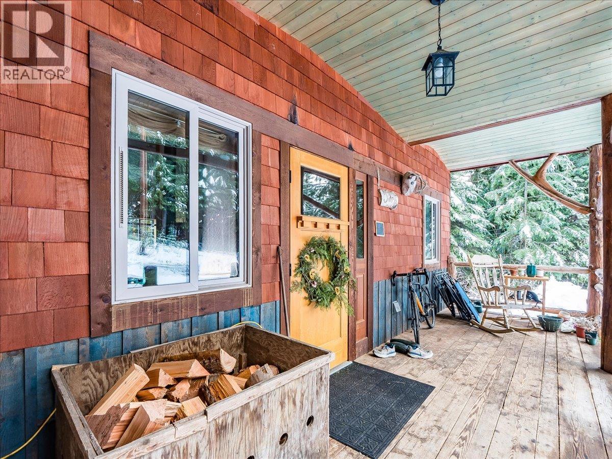 6610 6 Highway, Ymir, British Columbia  V0G 2K0 - Photo 35 - 10371621