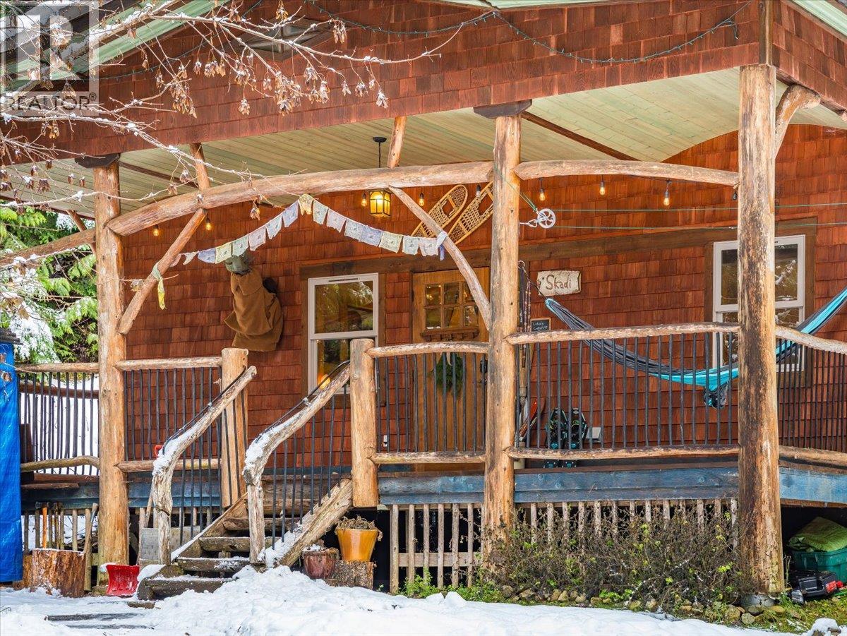 6610 6 Highway, Ymir, British Columbia  V0G 2K0 - Photo 3 - 10371621