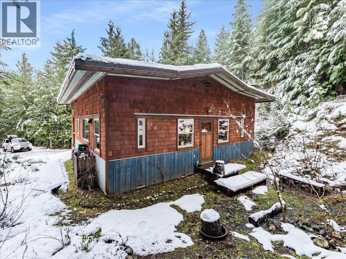 6610 6 Highway, Ymir, British Columbia  V0G 2K0 - Photo 36 - 10371621