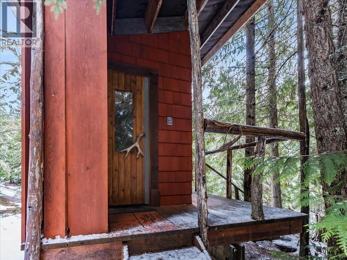 6610 6 Highway, Ymir, British Columbia  V0G 2K0 - Photo 43 - 10371621