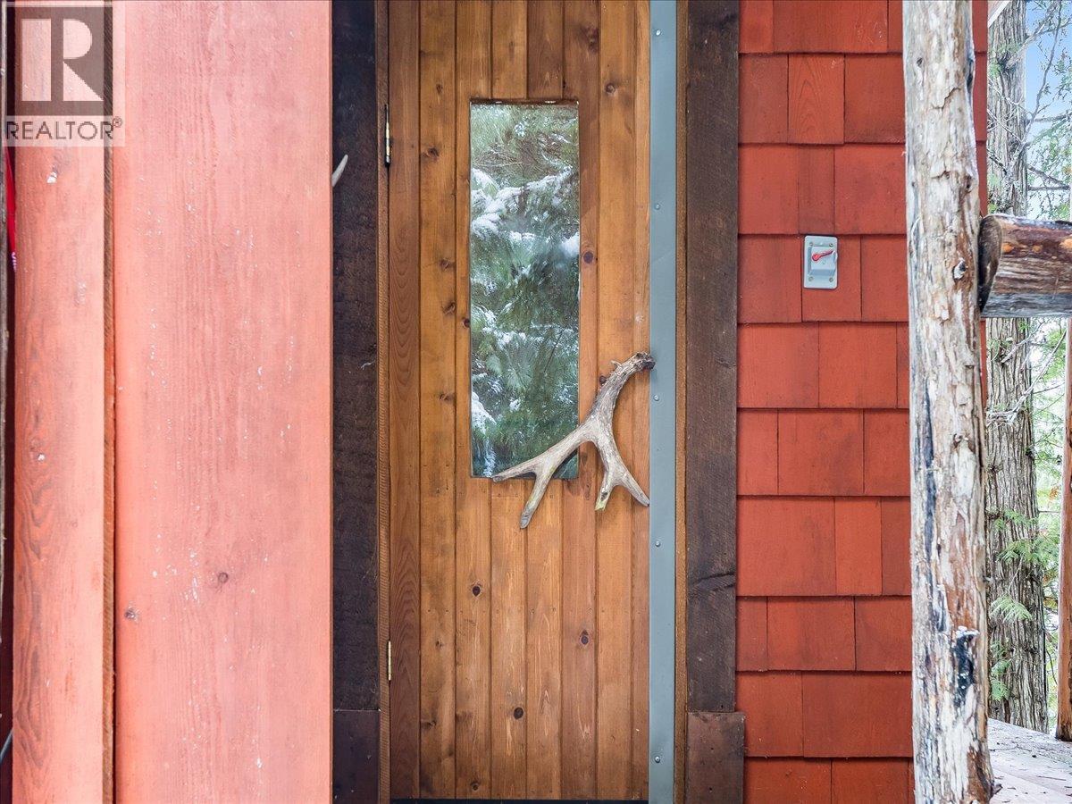 6610 6 Highway, Ymir, British Columbia  V0G 2K0 - Photo 44 - 10371621