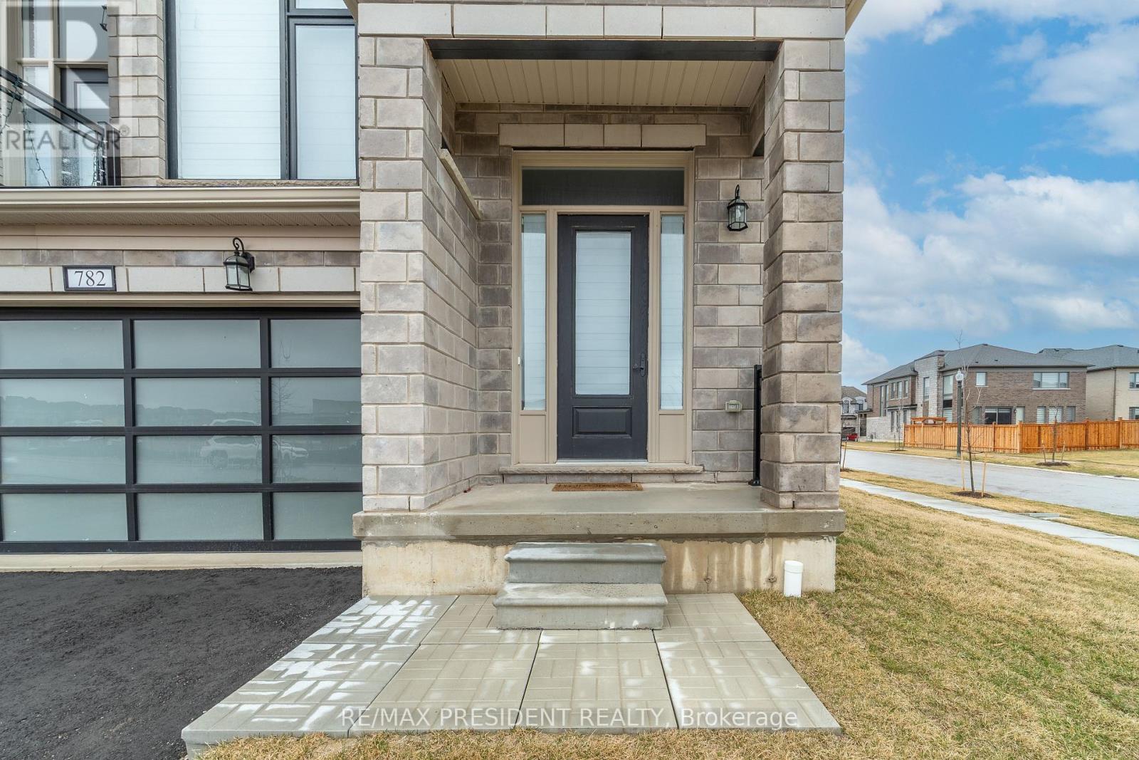 782 Sobeski Avenue, Woodstock, Ontario  N4T 0P1 - Photo 4 - X12862468