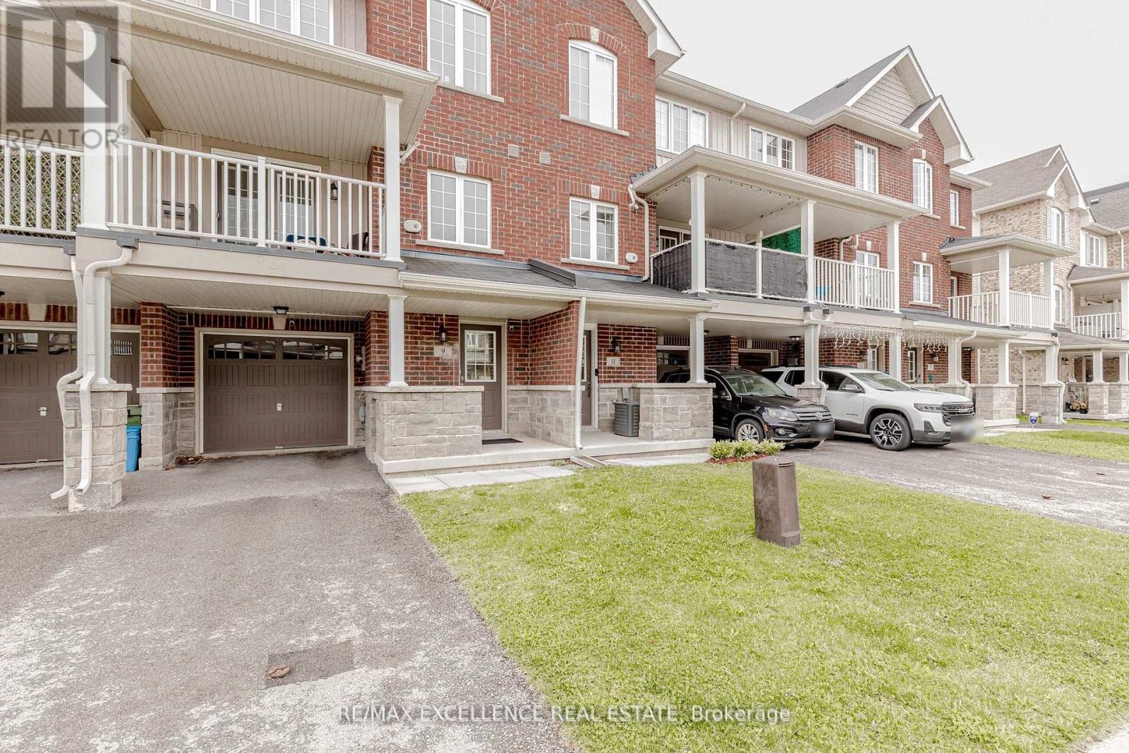 9 Hiscott Drive, Hamilton, Ontario  L8B 0A2 - Photo 2 - X12862560