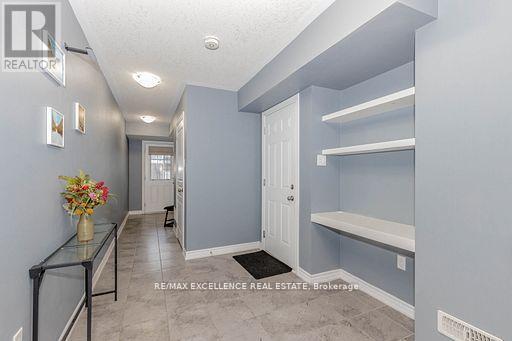 9 Hiscott Drive, Hamilton, Ontario  L8B 0A2 - Photo 8 - X12862560