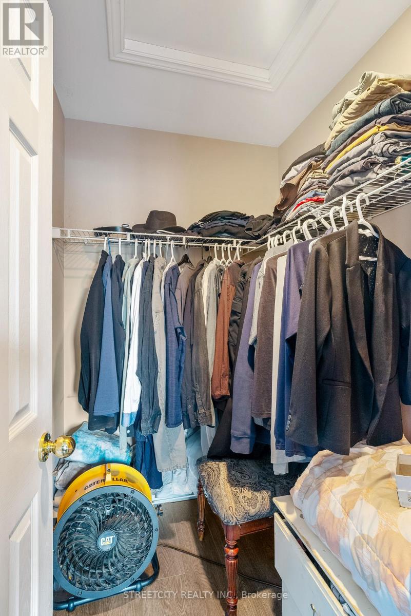 Photo 16 of 29 for 126 Meadowridge Road