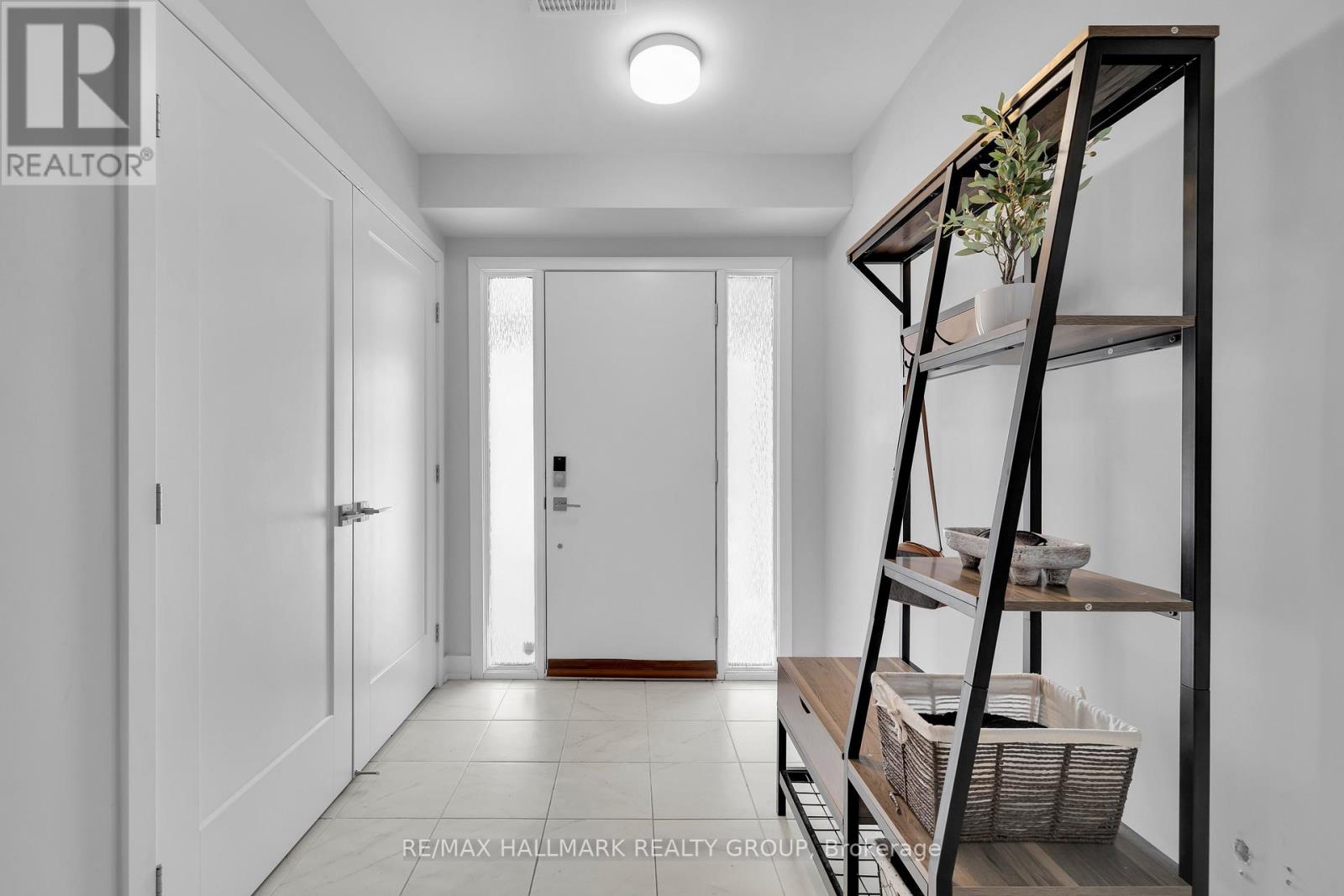 738 Chromite Private, Ottawa, Ontario  K2J 7J2 - Photo 2 - X12862776