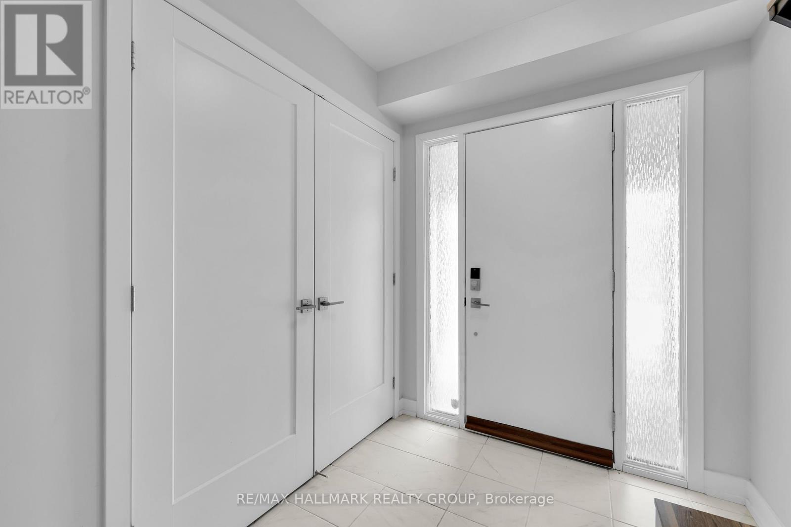 738 Chromite Private, Ottawa, Ontario  K2J 7J2 - Photo 3 - X12862776