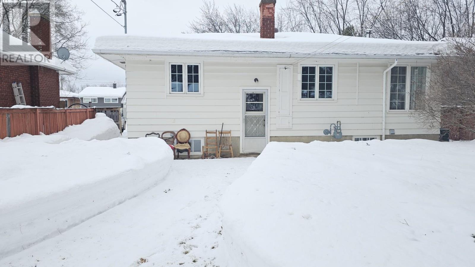 2239 Rankin St, Thunder Bay, Ontario  P7E 6A1 - Photo 2 - TB2600389