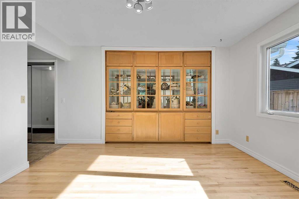 815 Woodpark Way Sw, Calgary, Alberta  T2W 2T9 - Photo 16 - A2288229