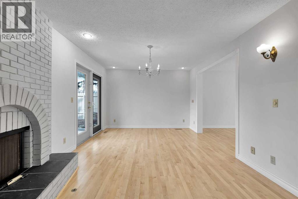 815 Woodpark Way Sw, Calgary, Alberta  T2W 2T9 - Photo 10 - A2288229