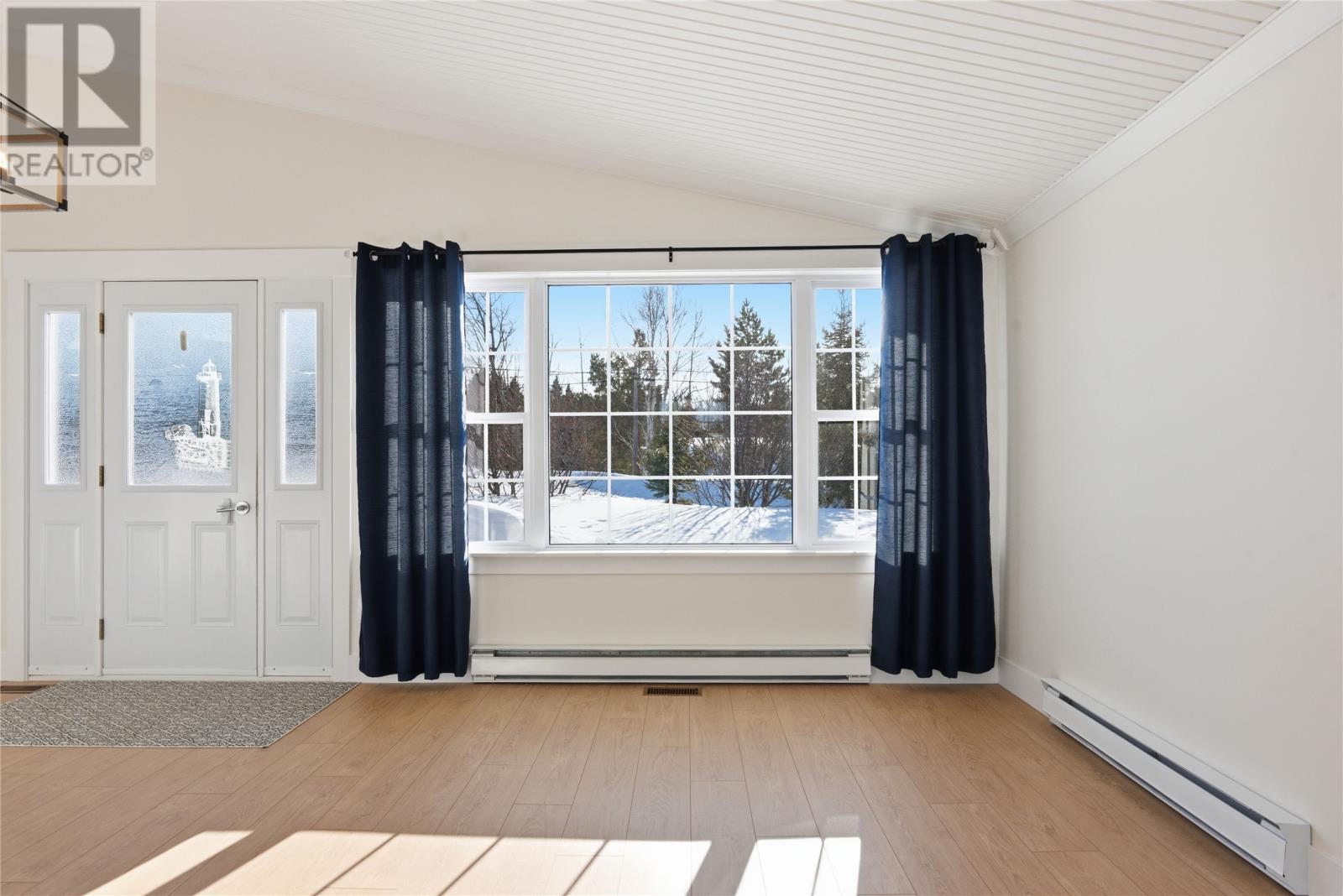 210 Main Street, Eastport, Newfoundland & Labrador  A0G 1Z0 - Photo 3 - 1295088