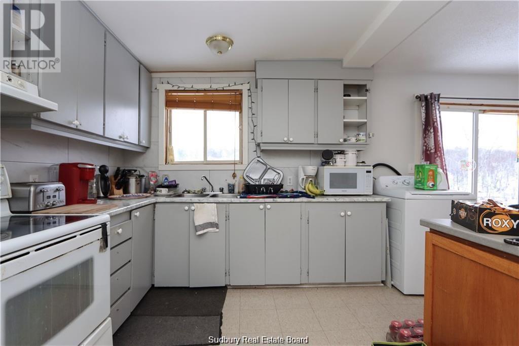 1663 Wendy Street, Val Caron, Ontario  P3L 1N9 - Photo 40 - 2126694