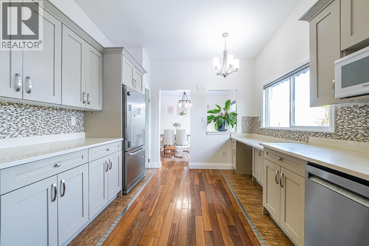 520 Ballantree Place, West Vancouver, British Columbia  V7S 1W5 - Photo 3 - R3097464