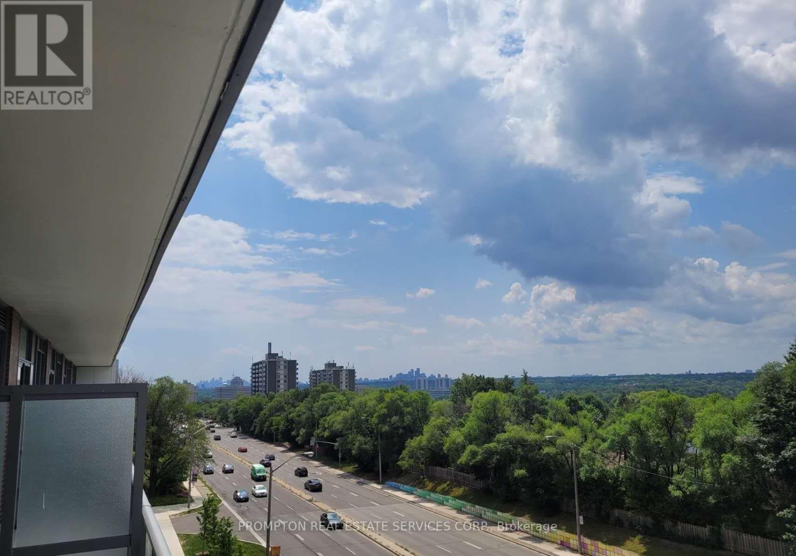 215 - 36 FOREST MANOR ROAD, Toronto, Ontario