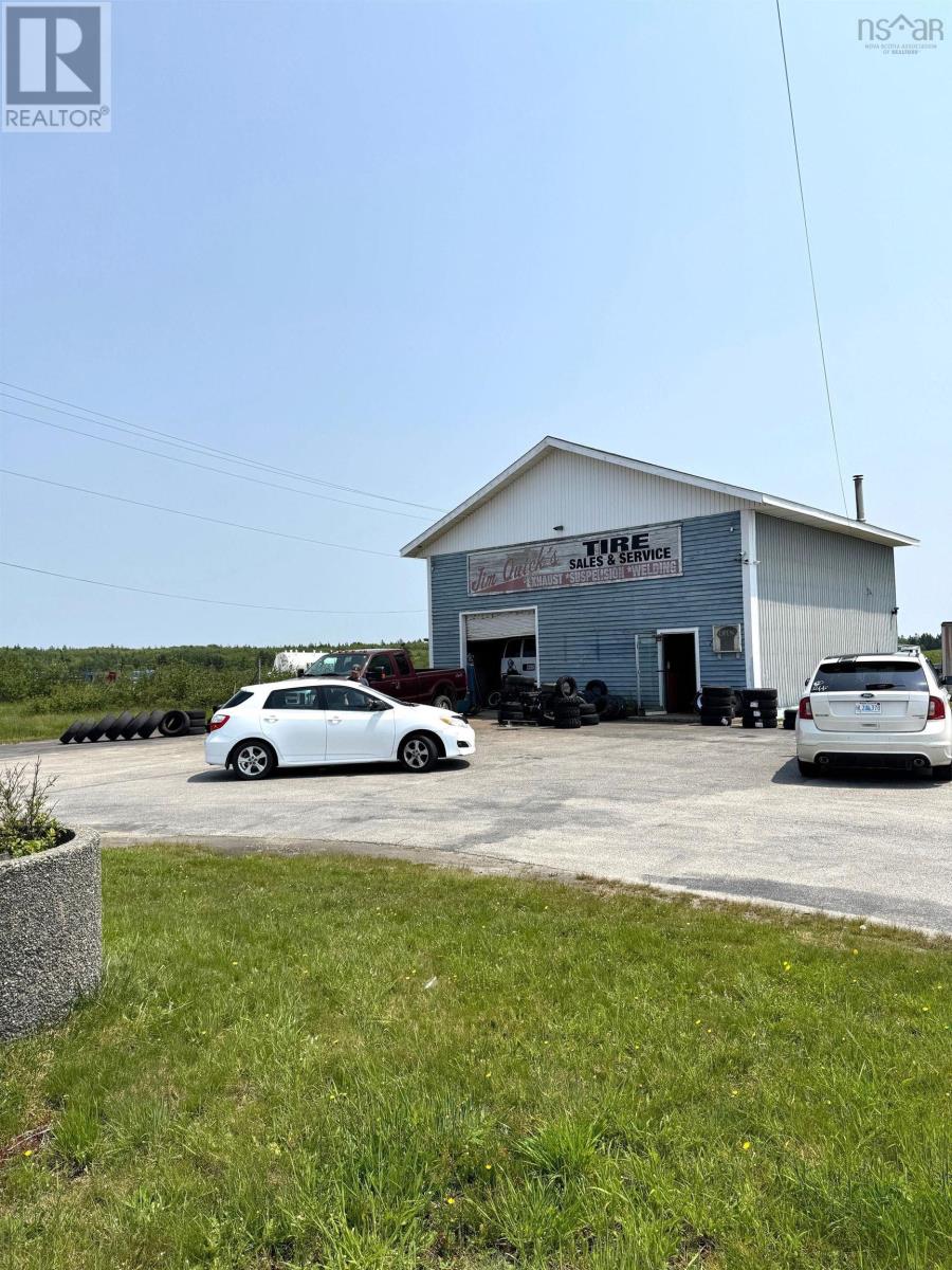 5-7 Hardscratch Road, Yarmouth, Nova Scotia  B5A 5H8 - Photo 3 - 202513965