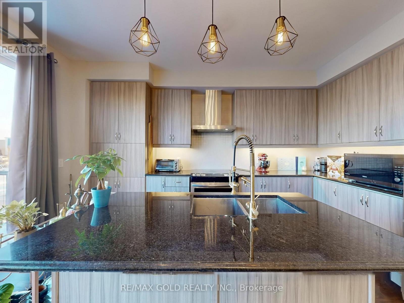 3 Glenngarry Crescent, Vaughan, Ontario  L6A 4Z4 - Photo 14 - N12862708