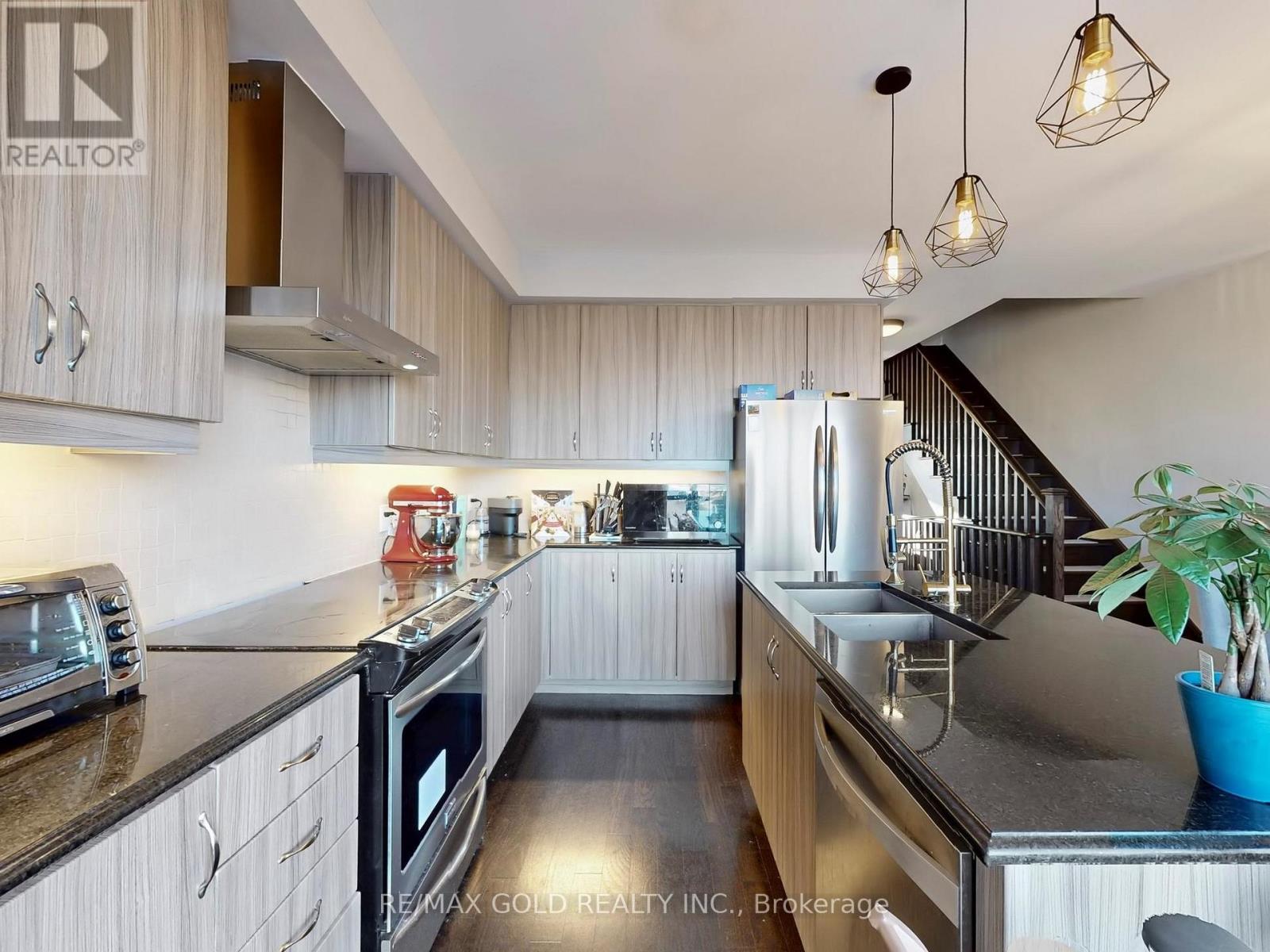 3 Glenngarry Crescent, Vaughan, Ontario  L6A 4Z4 - Photo 16 - N12862708