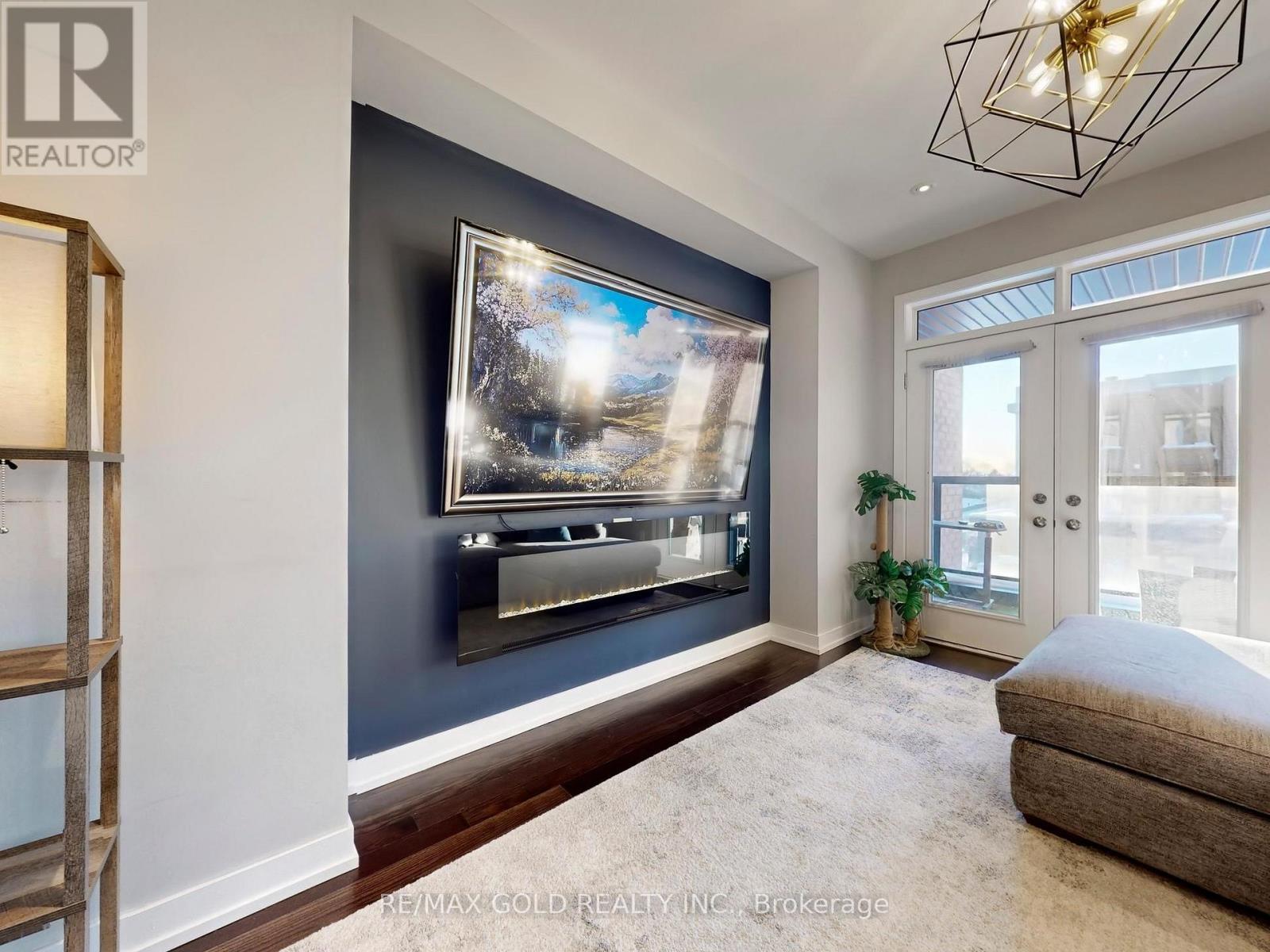 3 Glenngarry Crescent, Vaughan, Ontario  L6A 4Z4 - Photo 6 - N12862708