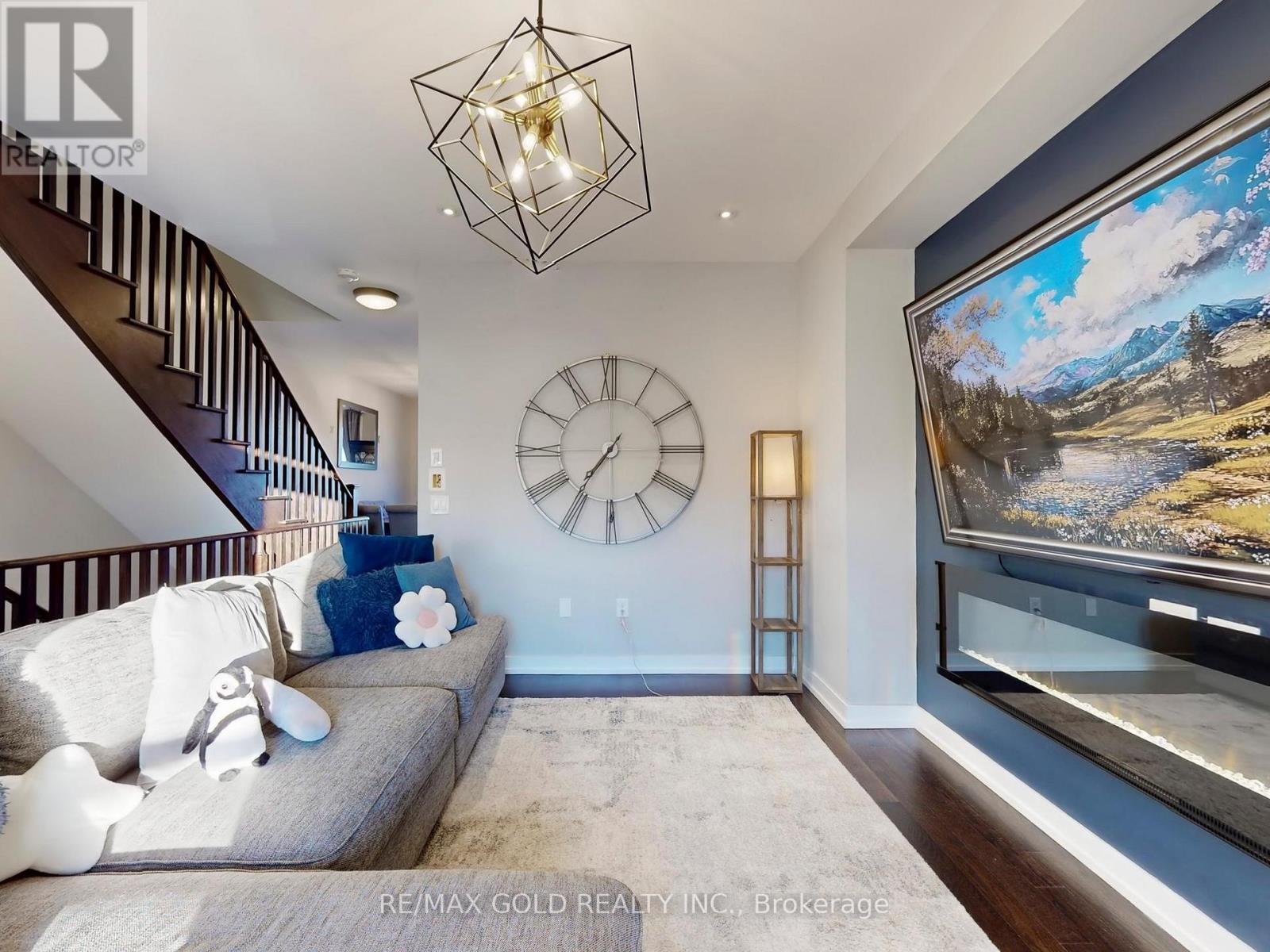 3 Glenngarry Crescent, Vaughan, Ontario  L6A 4Z4 - Photo 9 - N12862708