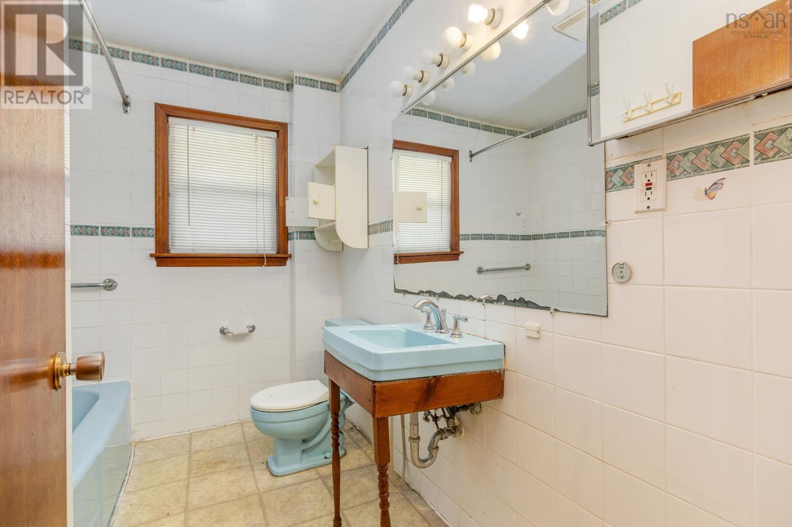 2835 Joseph Howe Drive, Halifax, Nova Scotia  B3L 4G8 - Photo 23 - 202604174