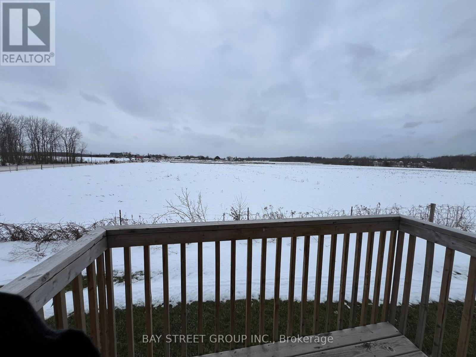 4 Middleton Drive, Wasaga Beach, Ontario  L9Z 0K9 - Photo 2 - S12862696