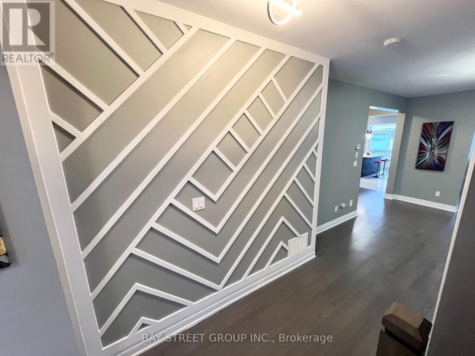 4 Middleton Drive, Wasaga Beach, Ontario  L9Z 0K9 - Photo 7 - S12862696