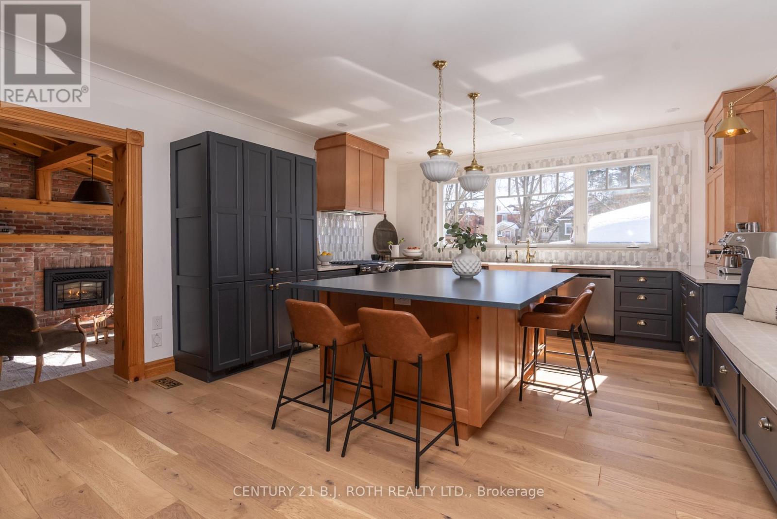 90 Cumberland Street, Barrie (Allandale), Ontario  L4N 2P7 - Photo 10 - S12862764