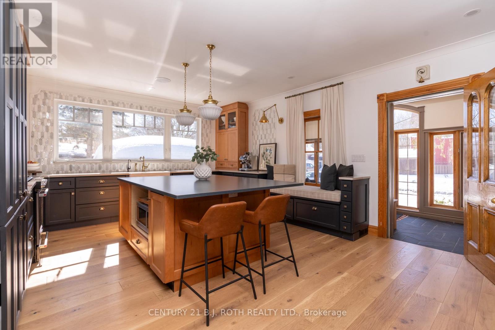 90 Cumberland Street, Barrie (Allandale), Ontario  L4N 2P7 - Photo 6 - S12862764