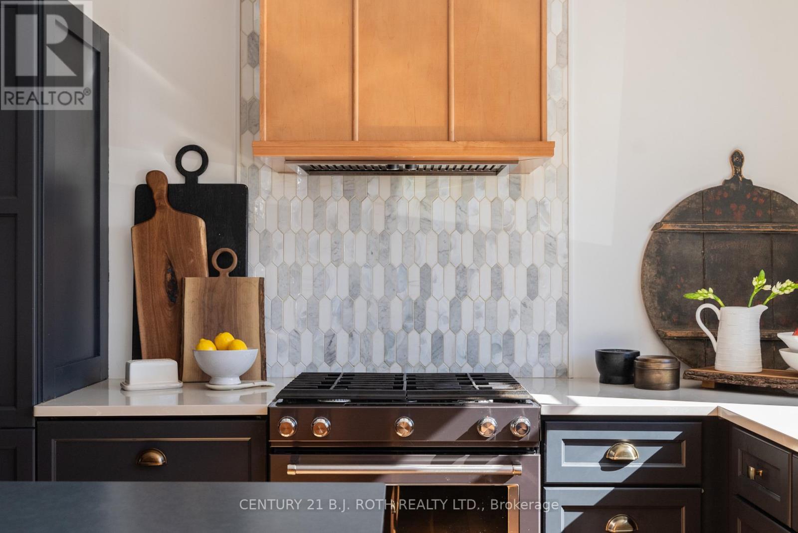 90 Cumberland Street, Barrie (Allandale), Ontario  L4N 2P7 - Photo 9 - S12862764